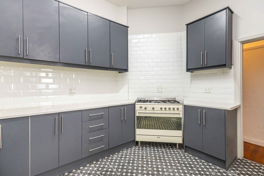 To Let 2 Bedroom Property for Rent in Sea Point Western Cape